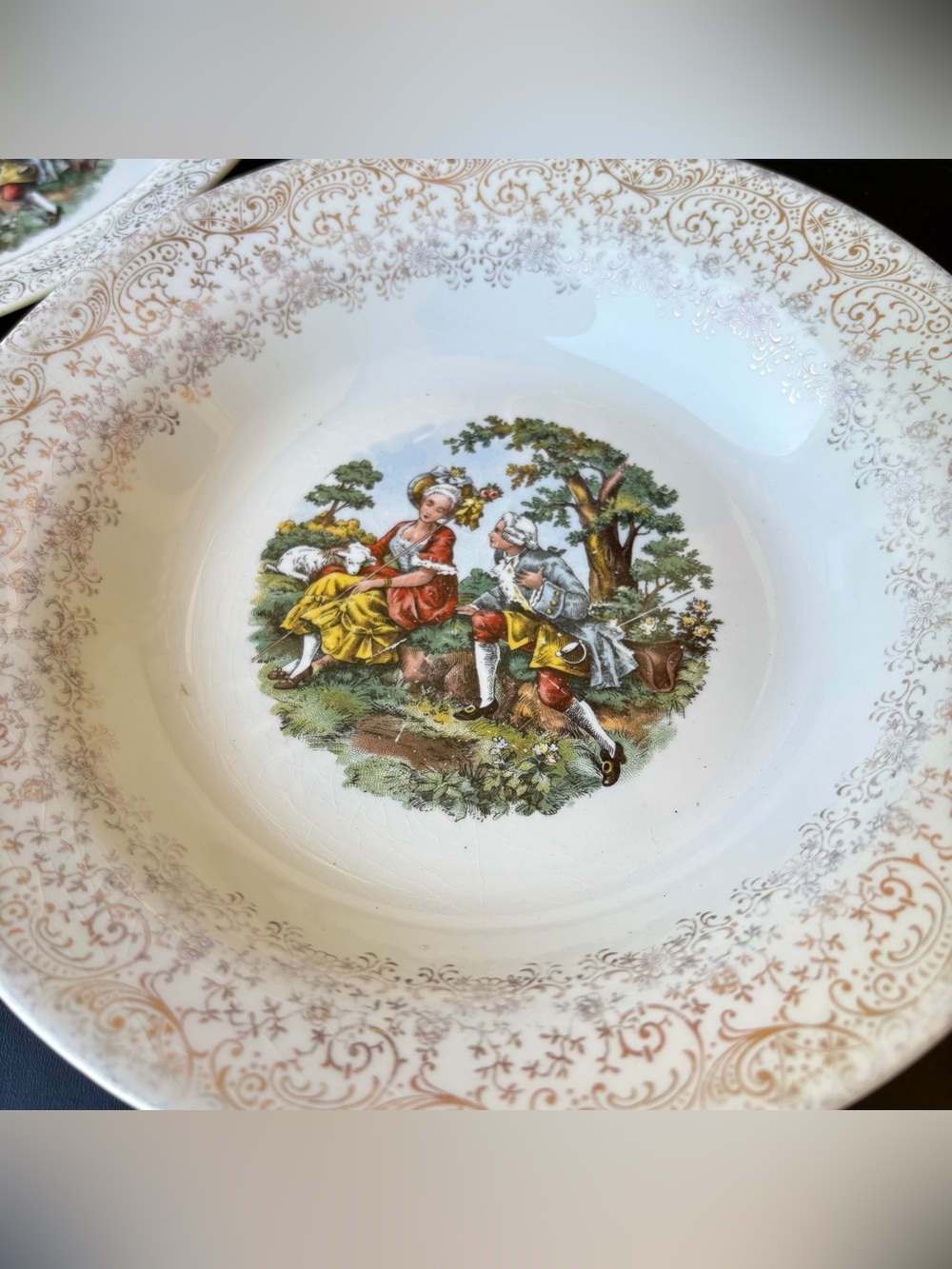 VTG Royal China Inc. Warranted 22K Gold Colonial Bowl Set Of 2 Couple - Picture 2 of 7